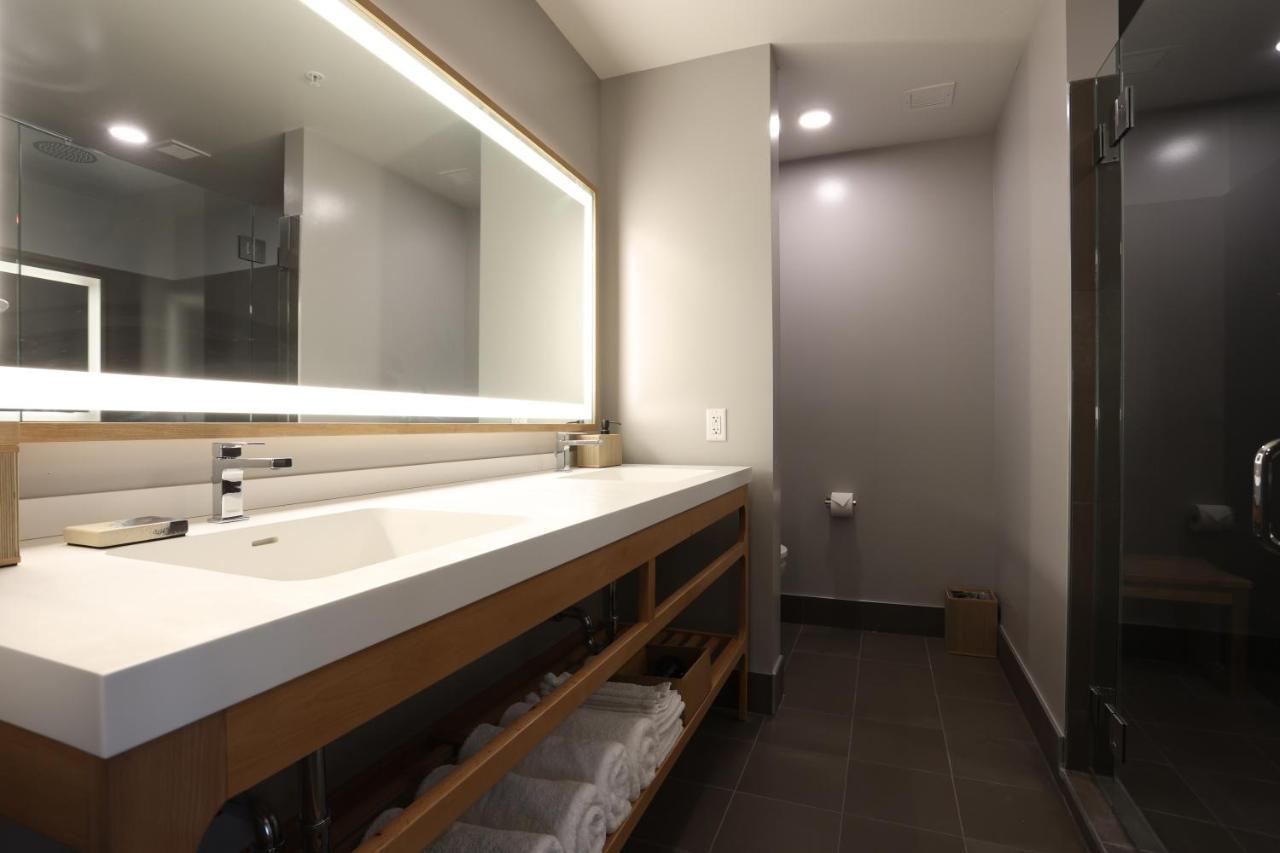 Cedartree Hotel Portland Хилсборо Экстерьер фото